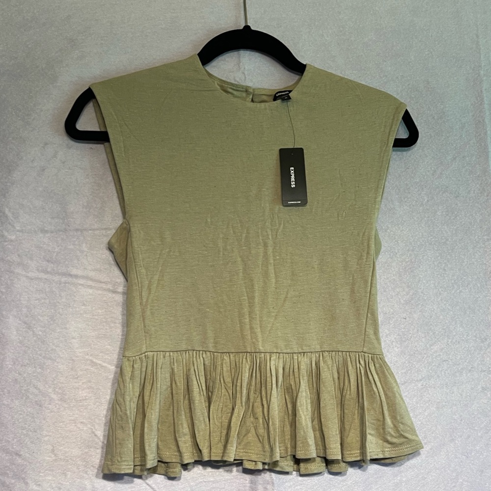 NWT Sleeveless Top
